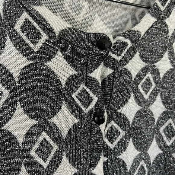 Joseph A. Gray and White Circle and Diamonds Shape Pattern Metallic Cardigan XL - Picture 5 of 6